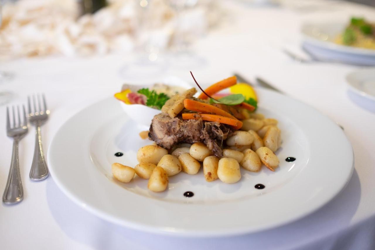 סלוק Hotel Wodnik מראה חיצוני תמונה