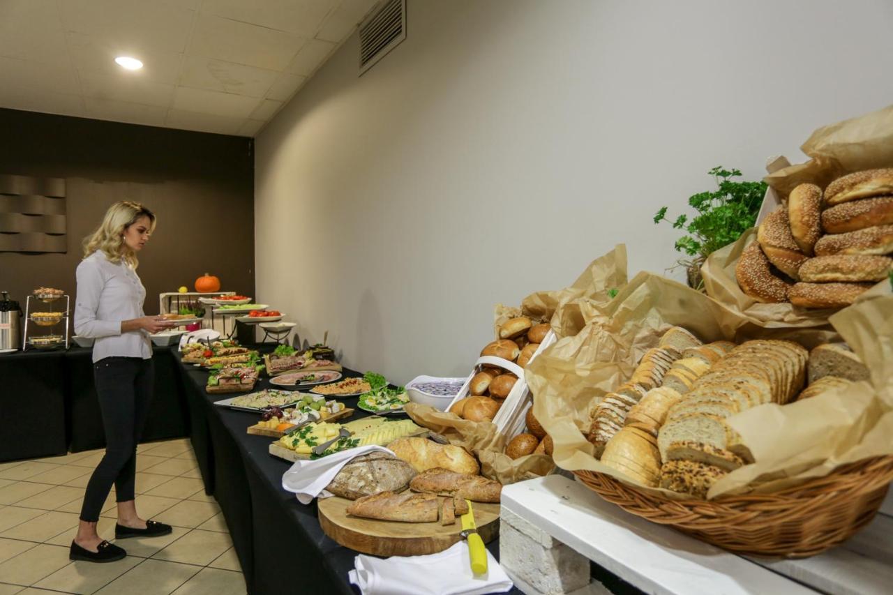 סלוק Hotel Wodnik מראה חיצוני תמונה